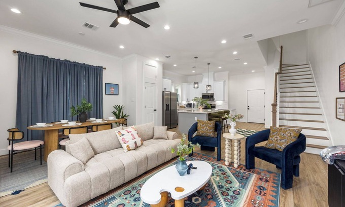 Greater Third Ward House | Central 4bd: Outdoor Movie - Ping Pong - BBQ