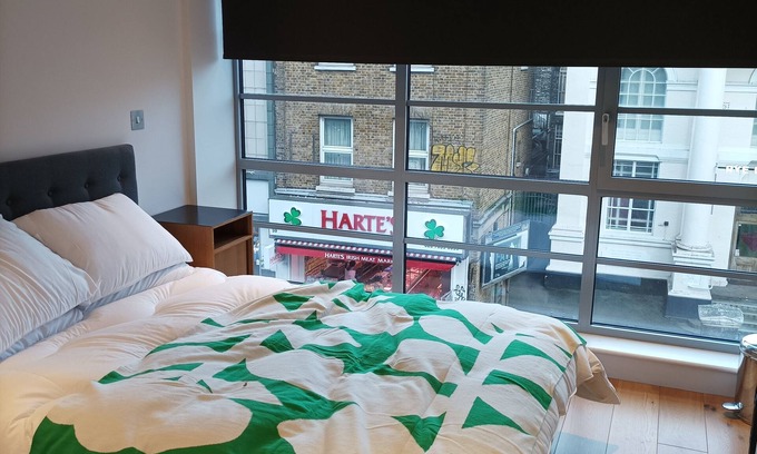 The Lane Apartment | Central and Bright 1BD Flat - Peckham!