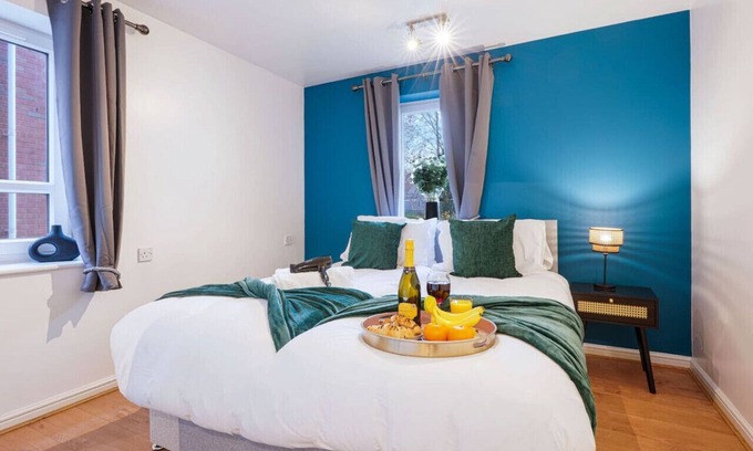 Coventry Apartment | Central Apartment - Free Parking & Fast Wifi