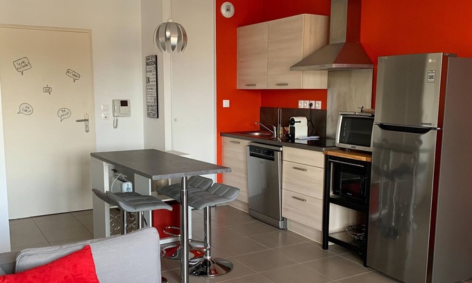Biscarrosse Apartment | Central Apartment in Biscarrosse - 4 Guests, Close to Beaches, Surf Classes, Parking & Wifi Included