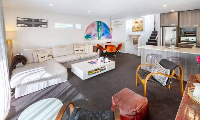 Christchurch City Centre House | Central City Retreat Stylish 2BR with Parking