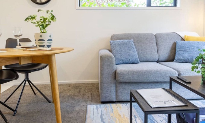 Christchurch City Centre House | Central City-Urban Oasis 1 bed 1 bath w/sofa bed