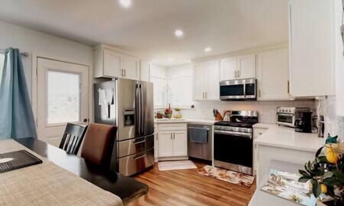 Haltom City House | Central DFW Cozy Eclectic: 15 Mins to Fort Worth Stockyard