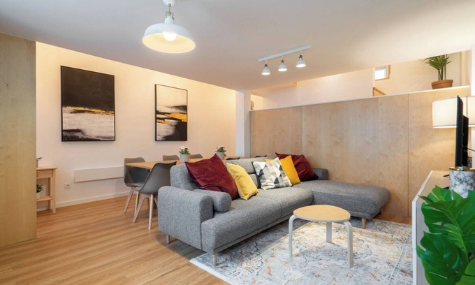 Santa Marinha House | Central Duplex House w/Terrace | Jardim do Morro