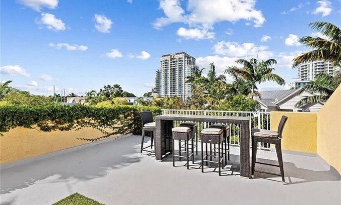 Riverwalk Fort Lauderdale House | Central Fort Lauderdale Luxury Oasis