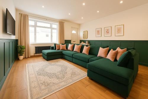 Grangetown House | Central House-16 People+Hot Tub