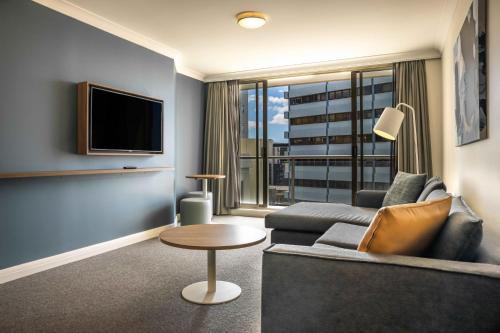 Chatswood Apartment | Central Located 1-Bed with Gym, Sauna and Pool