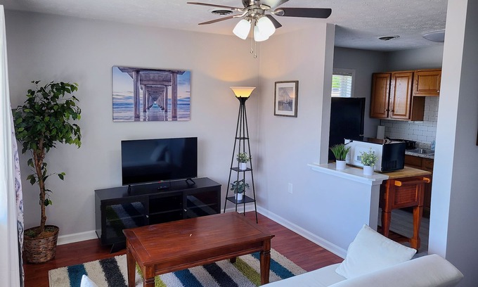 Lexington Apartment | Central Location! Walk 2 UK campus/Chandler Hospital, Mins to Downtown