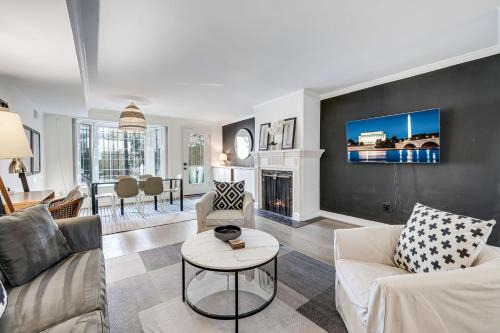 Foggy Bottom House | Central Luxe Home - Foggy Bottom DC