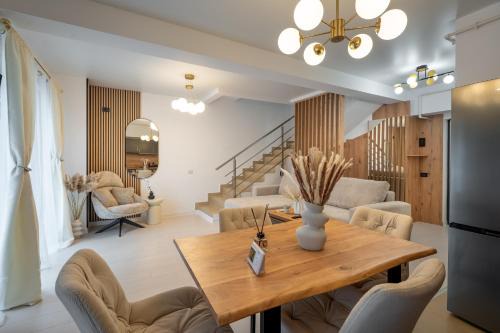 Sector 5 Apartment | Central Penthouse 1112