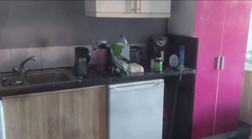 Preston Apartment | Central Preston Studio - Perfect City Break