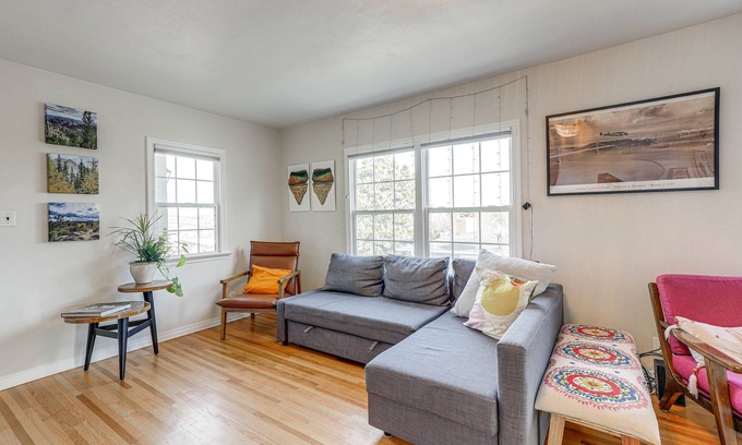 Rapid City House | Central Rapid City Home w/Sunroom & Fireplace!