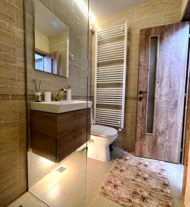 Tirgu Jiu Apartment | Central Residence