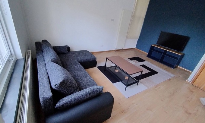 Reading Apartment | Central Spacious apartment located in the heart of it all!