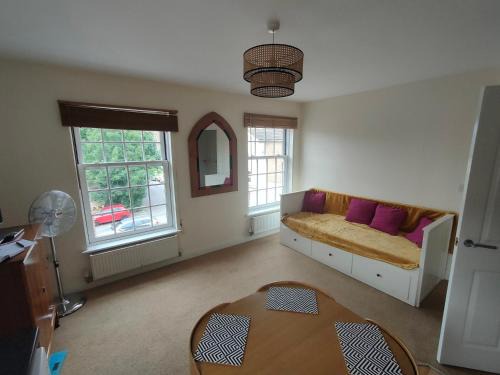 Taunton Apartment | Central Taunton 2-bedroom apartment, great location!