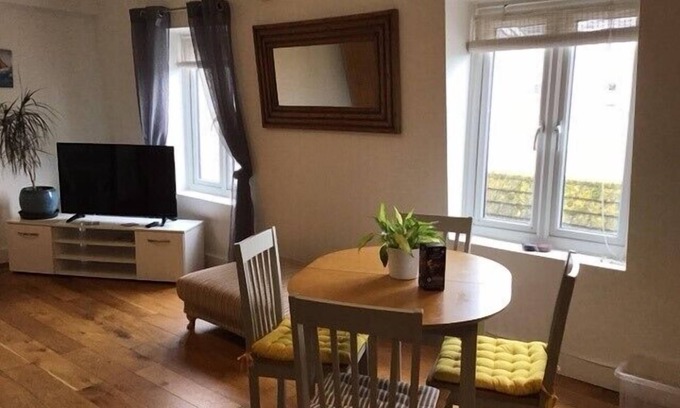 Teignmouth Apartment | Central Teignmouth Penthouse, Sleeps 4, Pets Ok