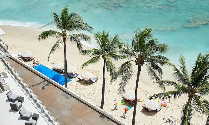 Waikiki Hotel | Central To Everything in Waikiki! 2 Serene Units, Restaurant, Pool, Ocean Front!