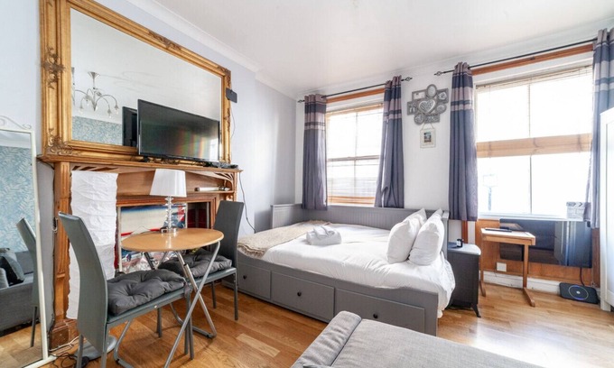 London City Centre Apartment | Central Treasure In Piccadilly Circus & SOHO