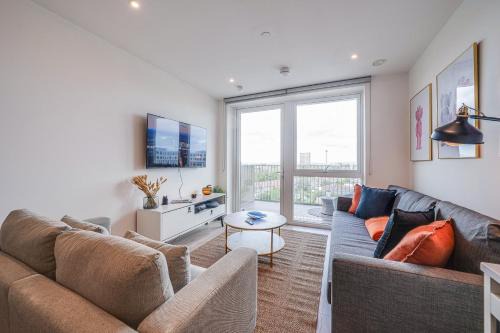 Alperton Apartment | Central Wembley 2br Modern, Specious & Connected