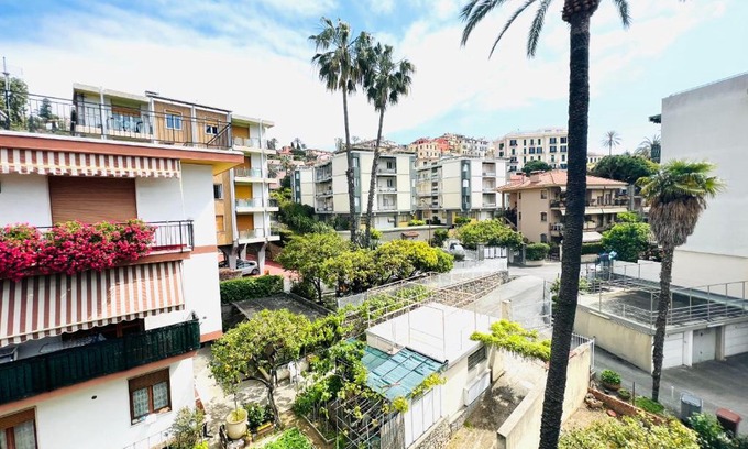 Bordighera Apartment | [Centrale a 3 min dal mare con parcheggio gratis] ☆☆☆☆☆ SUITE EMINA