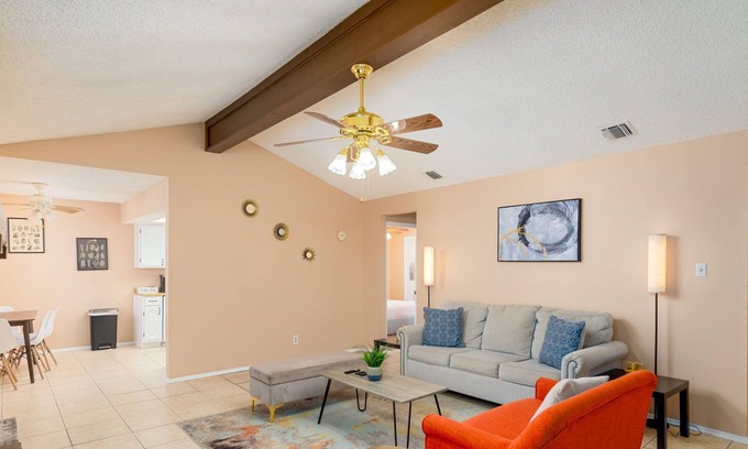 San Antonio House | Centrally Located 3BR Near Medical Center