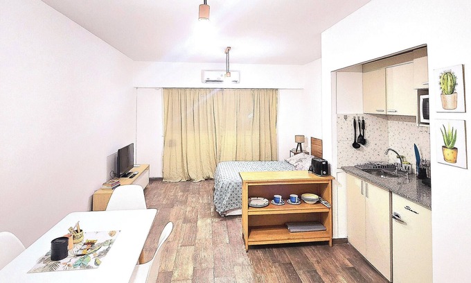 El Centro Apartment | Centrally located studio in Buenos Aires, only 5 blocks from the Obelisco!