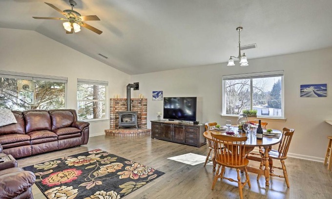 Mount Shasta House | Centrally Located Mt Shasta Home with Deck!