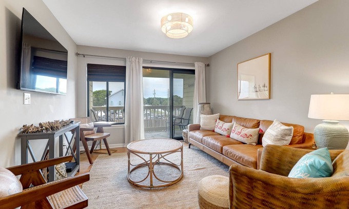 Isle of Palms Condo | Centrally located condo, Renovated, Pool & Pier access, Close to beach - 204A Oceanside