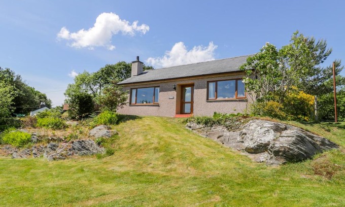 Penrhyndeudraeth House | Ceris