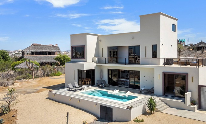 Cerritos House | Cerritos 4BR Oasis Private Pool & Walk to Surf