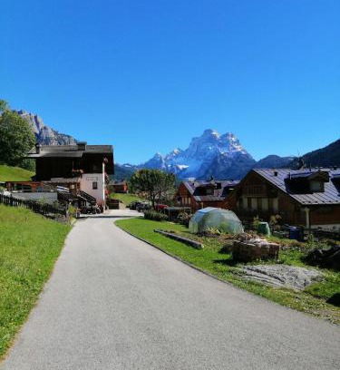 Colle Santa Lucia Apartment | Cesa Fossal