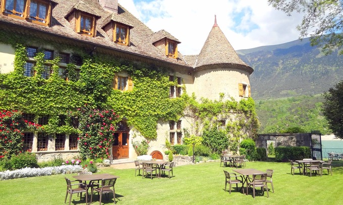 Treffort Hotel | Château d'Herbelon