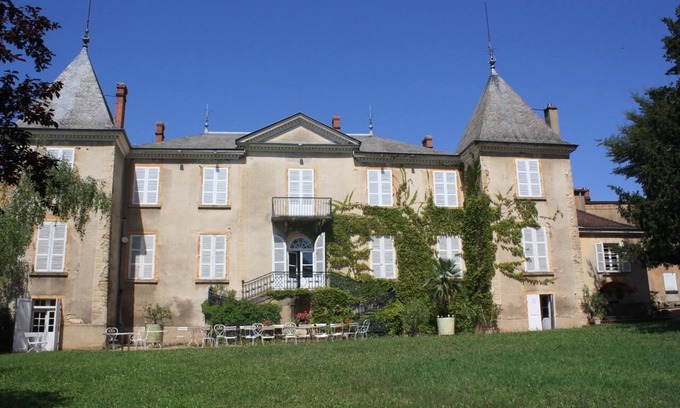 Les Echets House | Château de Montclair