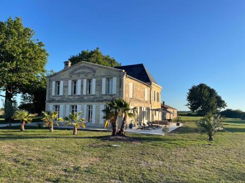 Soulac-sur-Mer Bed & Breakfast | Château de Neyran chambre d'hôtes & Spa