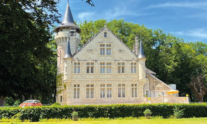 Lencloitre Hotel | Château Picol