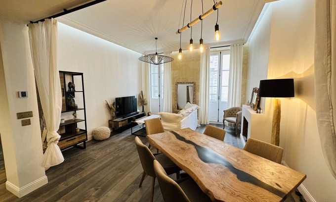 Hotel de Ville - Quinconces Apartment | Château Trompette Tourny