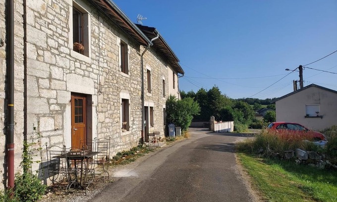 Cezia Cottage | Charming gite "Le paradis du Jura" located in an oasis of peace and nature.
