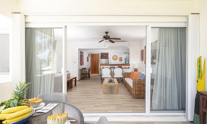 Puerto Aventuras Condo | Chac Hal Al, Casa Calandria lovely studio steps from the beach.