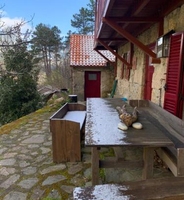 Manteigas Ski Chalet | Chalé na Montanha Casa de Baixo