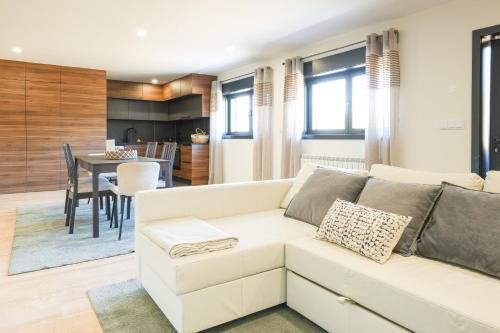 Chaves Ski Chalet | Chalés Avelino Carolino ll com Roteiro incluído