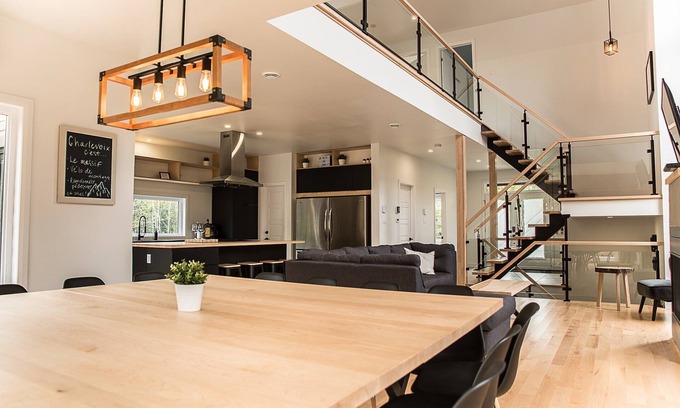 Petite-Riviere-Saint-Francois Ski Chalet | Chalet Le 26 de Charlevoix! Spa, Nature, Privacy, Billiards, Pets allowed!