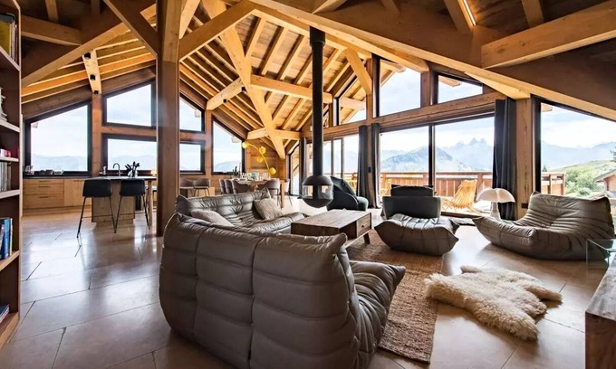 La Toussuire Ski Chalet | Chalet on the slopes with sauna and Aiguilles d'Arves view