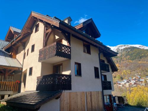 Saint-Colomban-des-Villards Ski Chalet | Chalet de l'Ardoisière