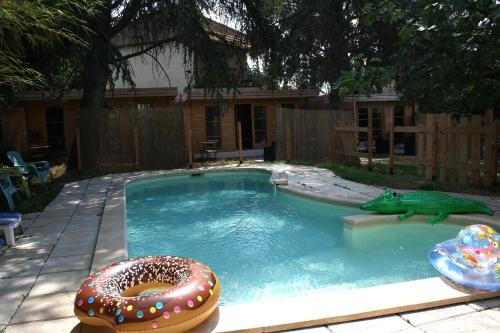 Mont Duplan Ski Chalet | Chalet 1 en bois avec accès piscine