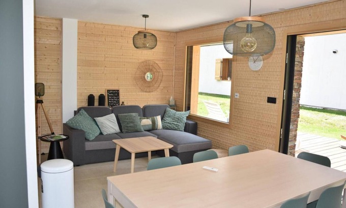 Pralognan-la-Vanoise Ski Chalet | Chalet, 300m from ski slopes, Ground floor, parking, ski locker, 85m², Pralognan-la-Vanoise