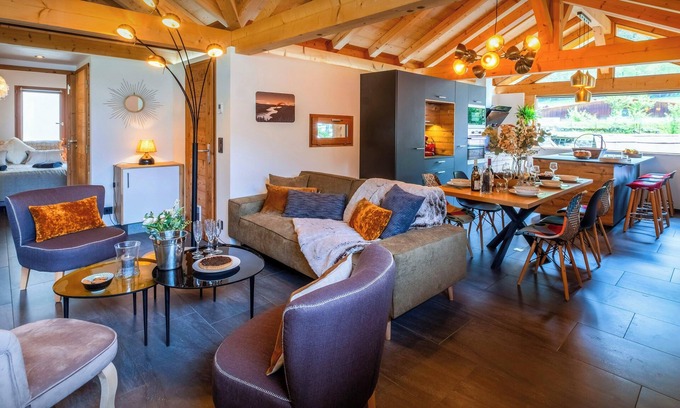 Thones House | Chalet 65bis - stylish home for 6 near lake and mountains - OVO Network
