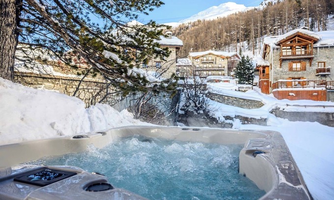 Le Fornet Ski Chalet | Chalet-appartement neuf à 200m des pistes + sauna