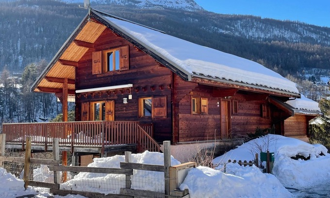 Saint-Chaffrey Ski Chalet | Chalet Authentique et Familial Proche des Pistes