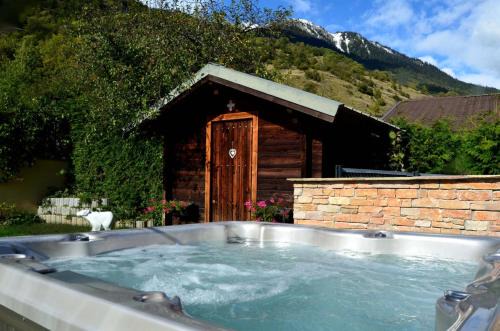 Aime Ski Chalet | Chalet avec Jacuzzi, billard, jardin clos, proche Paradiski