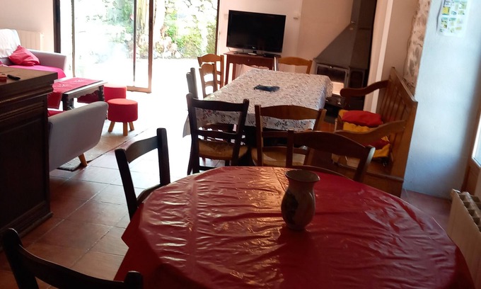 Aste-Beon Ski Chalet | CHALET BERGERIE PYRENEES VAL D'OSSAU SECT LARUNS 11 PERS TERRASSE JARDIN